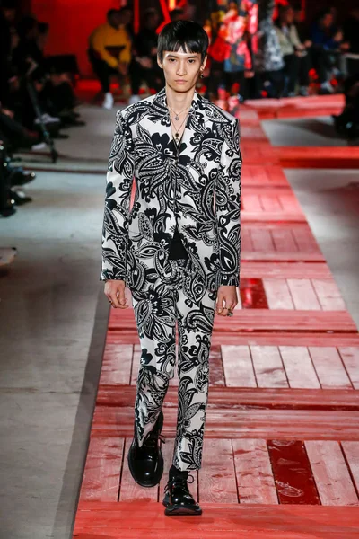 Look 31